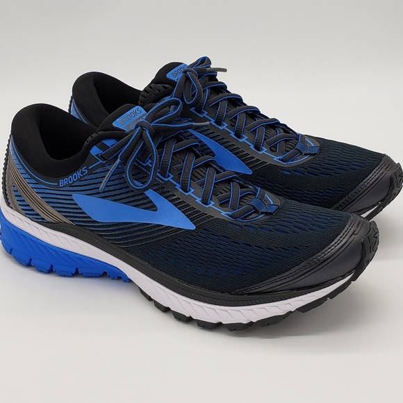 brooks blue running shoes